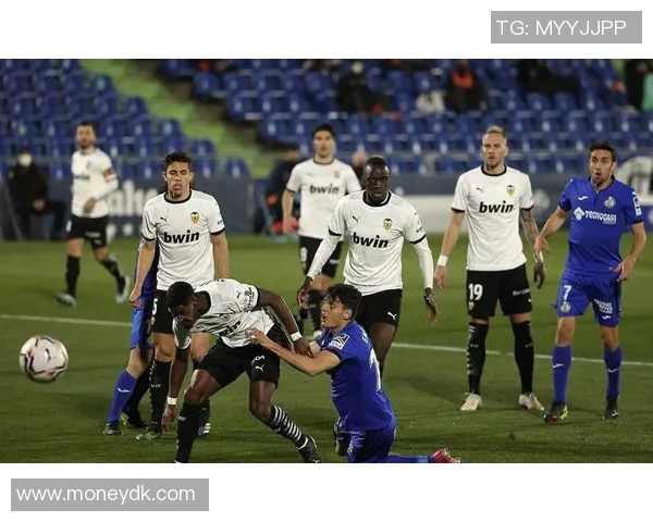 塞维利亚主场惨败，赛季前景蒙上阴影