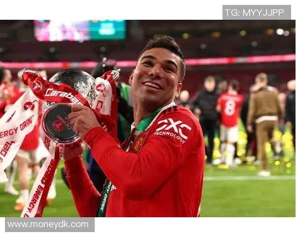 曼联官宣热门签约球员，引发球迷热议